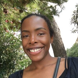 Meet your Posher, Nia